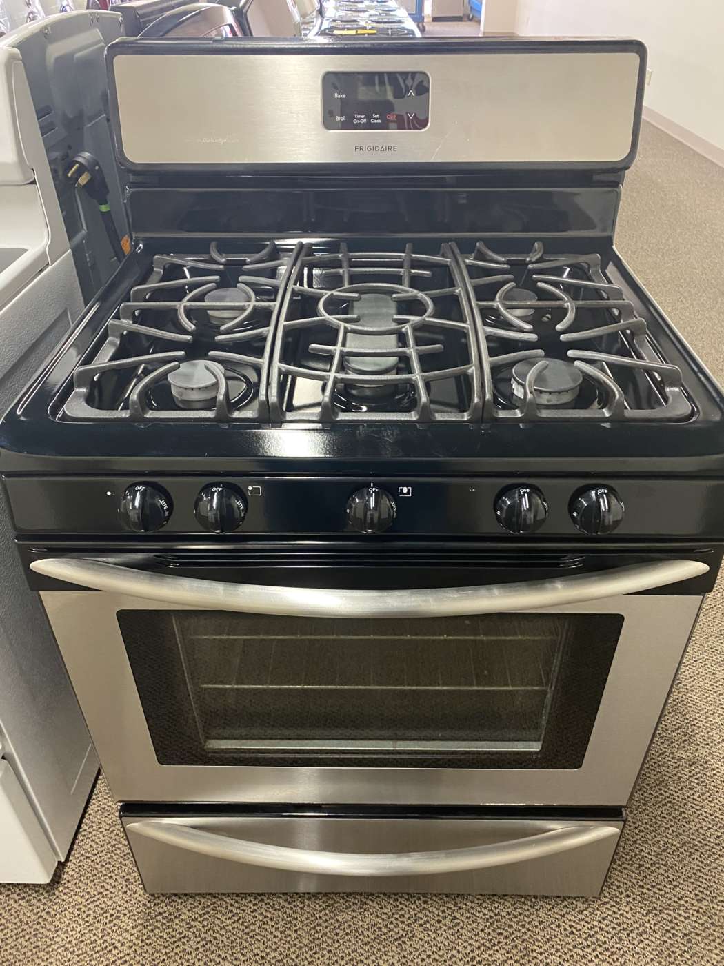 Reconditioned FRIGIDAIRE Standard-Clean Five-Burner GAS Range – Stainless