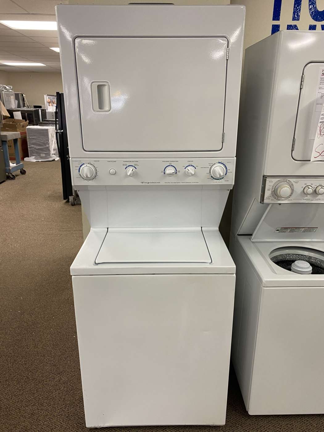 Reconditioned FRIGIDAIRE 27″ Laundry-Center / 2.7 Cu. Ft. Top-Load Washer & 5.7 Cu. Ft. Electric Dryer – White
