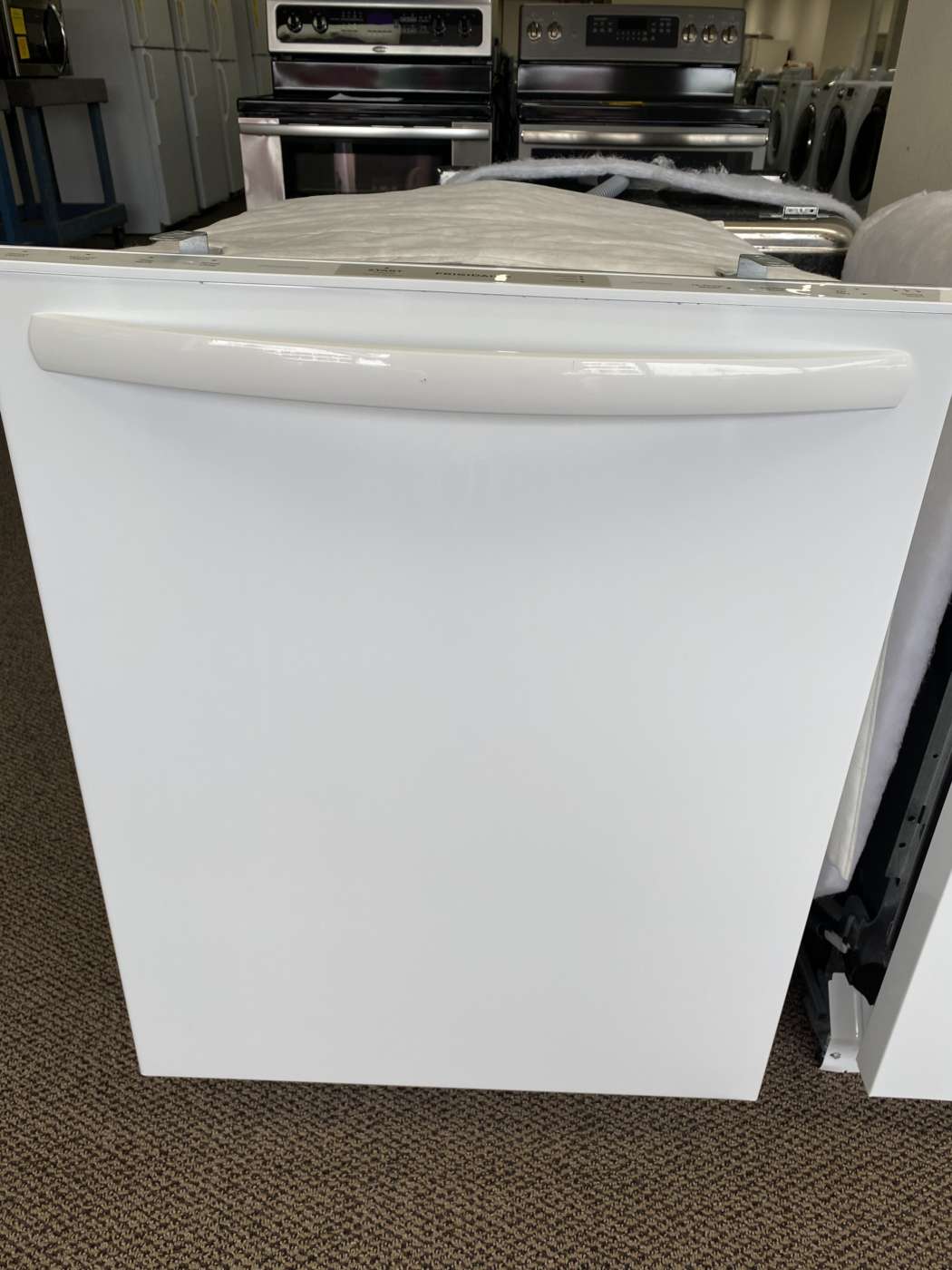 Reconditioned FRIGIDAIRE Poly-Tub Built-In Dishwasher – White