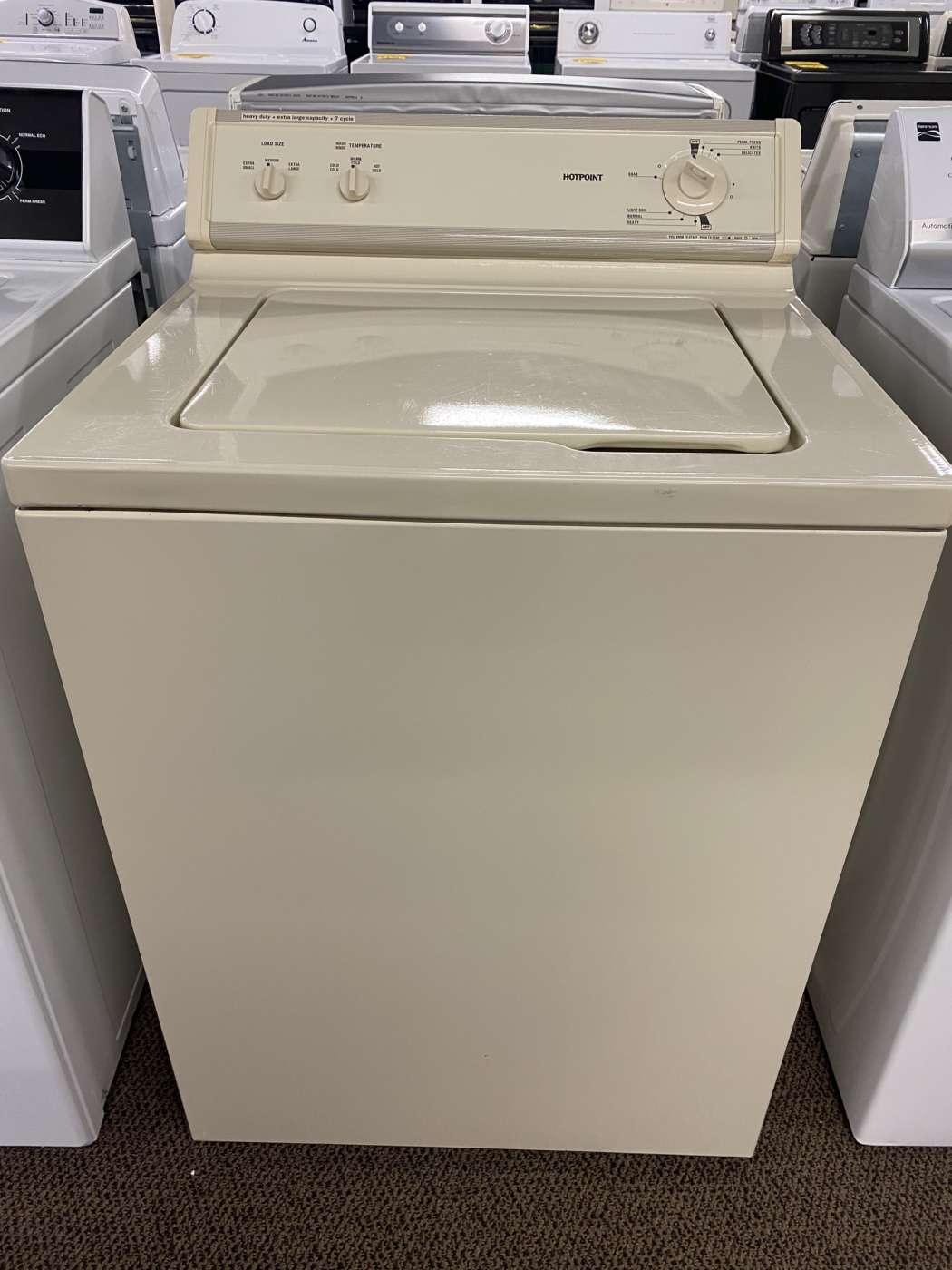 Reconditioned HOTPOINT 2.7 Cu. Ft. Top-Load Washer – Almond