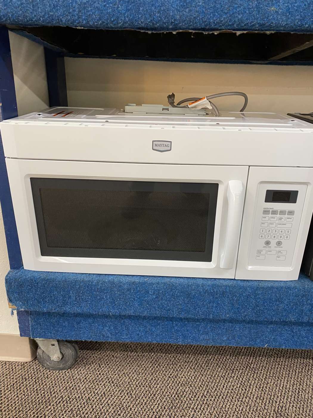 Reconditioned MAYTAG 1.6 Cu. Ft. 1000 Watt OTR Microwave – White