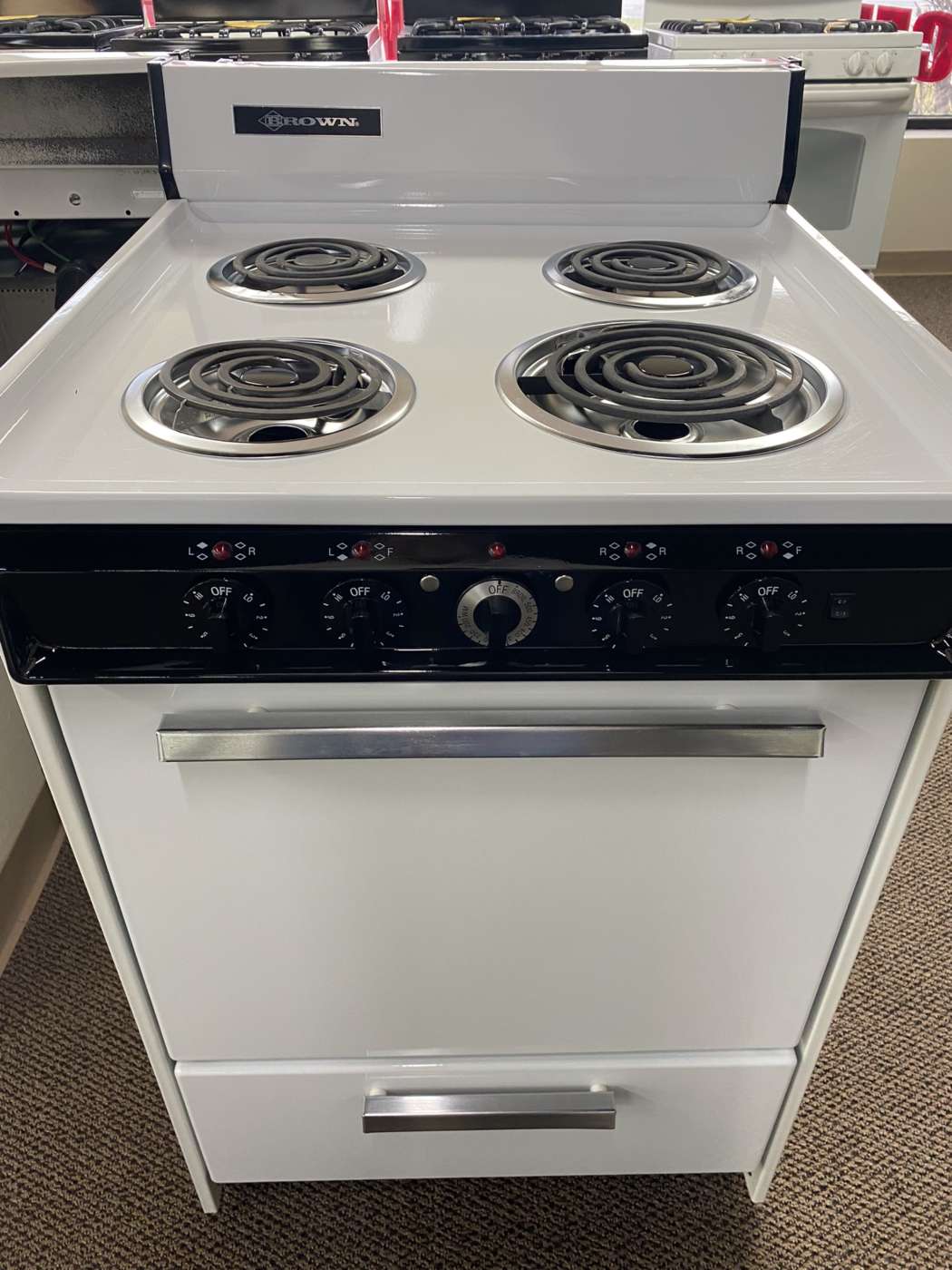 Reconditioned BROWN Standard-Oven 24″ Electric Range – White