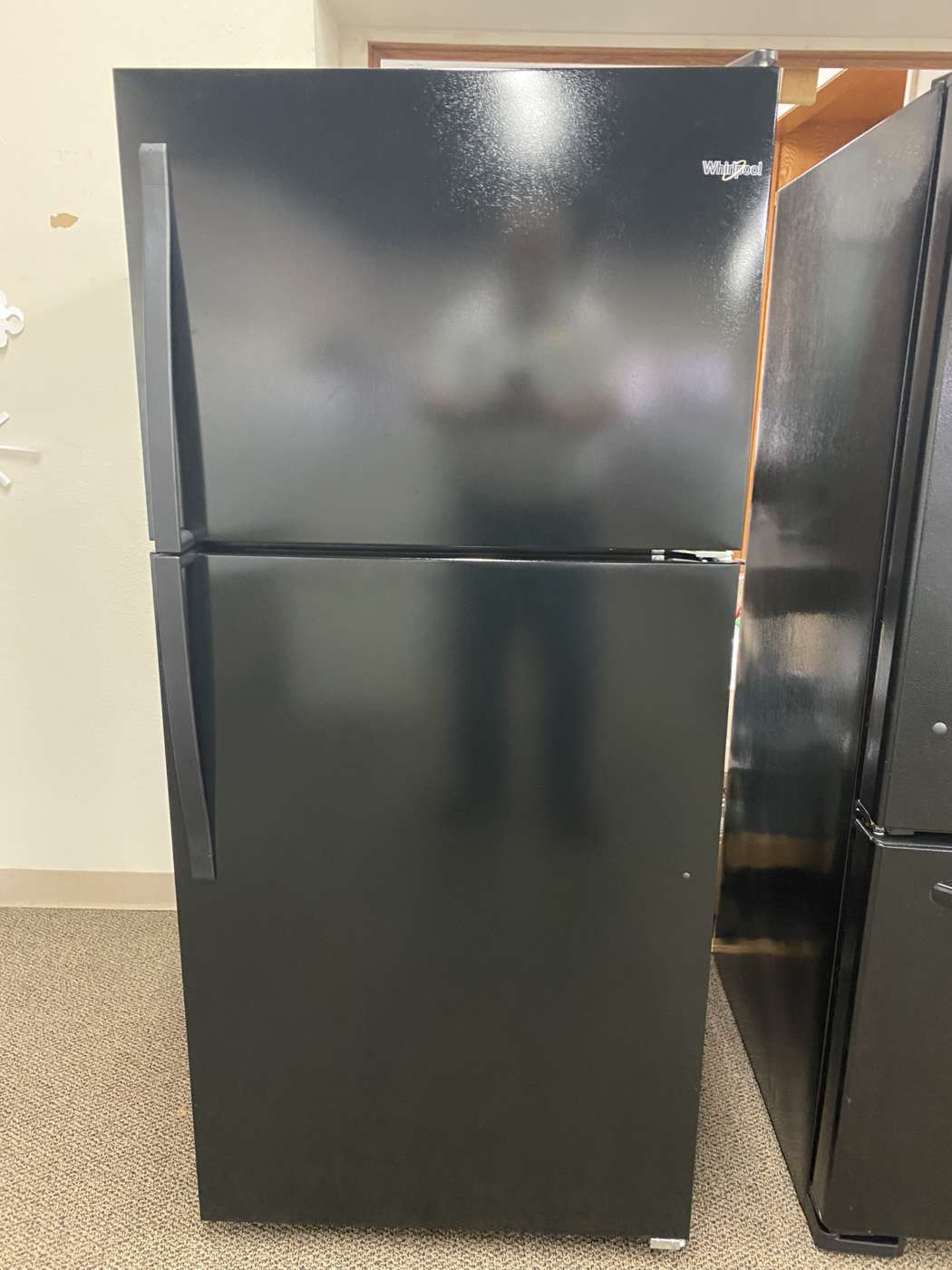 Reconditioned WHIRLPOOL 18 Cu. Ft. TopFreezer Refrigerator Black