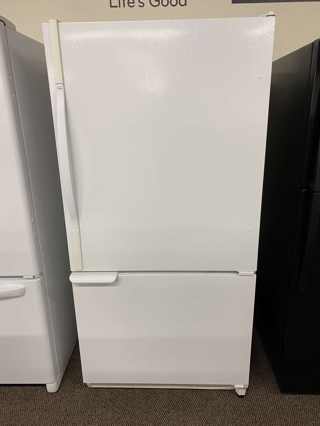 Reconditioned AMANA 21 Cu. Ft. Bottom-Freezer Refrigerator – White